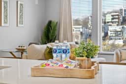 2BR Retreat Near Broadway and Centennial Park