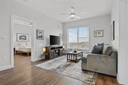 Walk to Gulch & Broadway 2BR Retreat