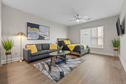 Stylish 1BR Near Broadway & The Gulch