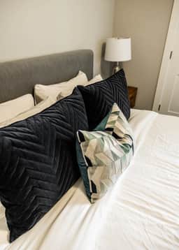 Modern East Nashville 4BR, Deck and Sleeps 10