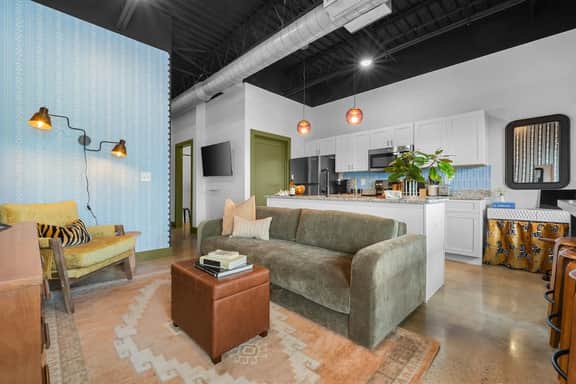 Modern 1BR Near BNA Airport & Downtown Nashville