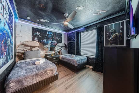 Luxury 9BR Windsor Island Pool Game Room