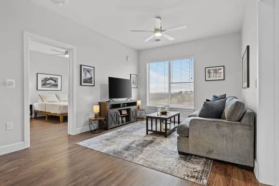 Walk to Gulch & Broadway 2BR Retreat