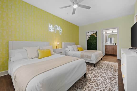 Glam 2BR Walk to Broadway & The Gulch