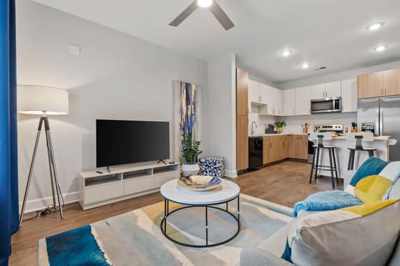 2BR Gulch Retreat Walk to Broadway