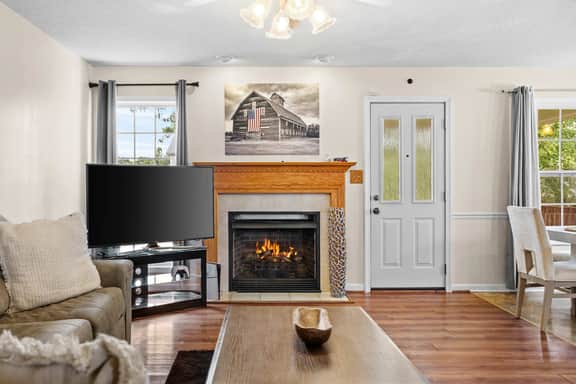 Cozy Family Retreat Near Fort Campbell, Sleeps 8