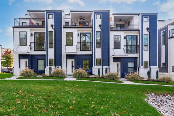 Modern East Nashville 4BR, Deck and Sleeps 10