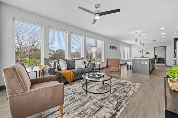 Luxury 2BR Skyline Views Near Broadway