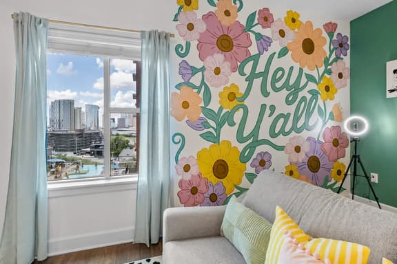 Glam 2BR Walk to Broadway & The Gulch