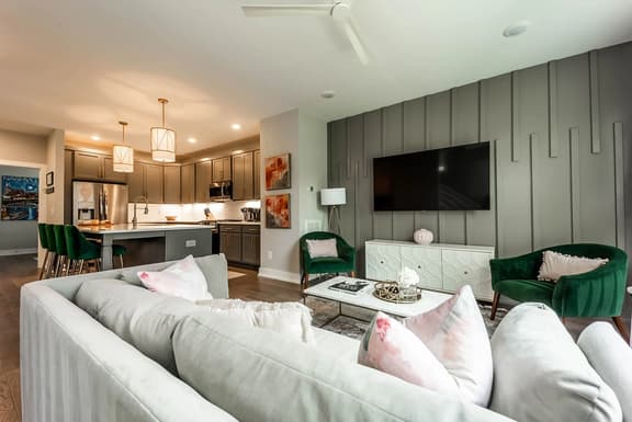 Modern East Nashville 4BR, Deck and Sleeps 10