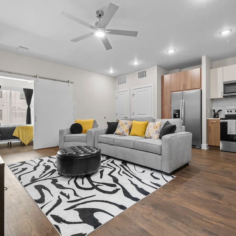 1BR Retreat Walk to Broadway & Gulch
